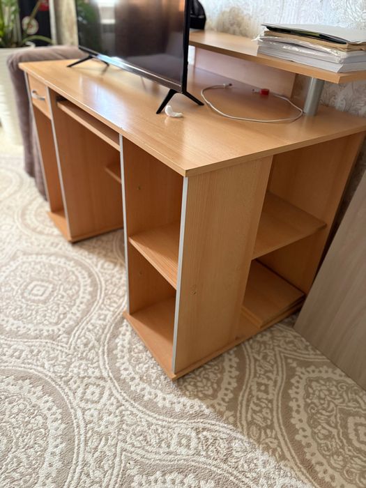 Стол компьютерный/письменный