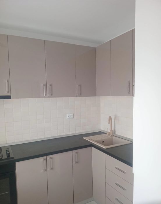 Închiriez apartament cu 1 camerá ìn bloc nou -Nicolina zona CUG