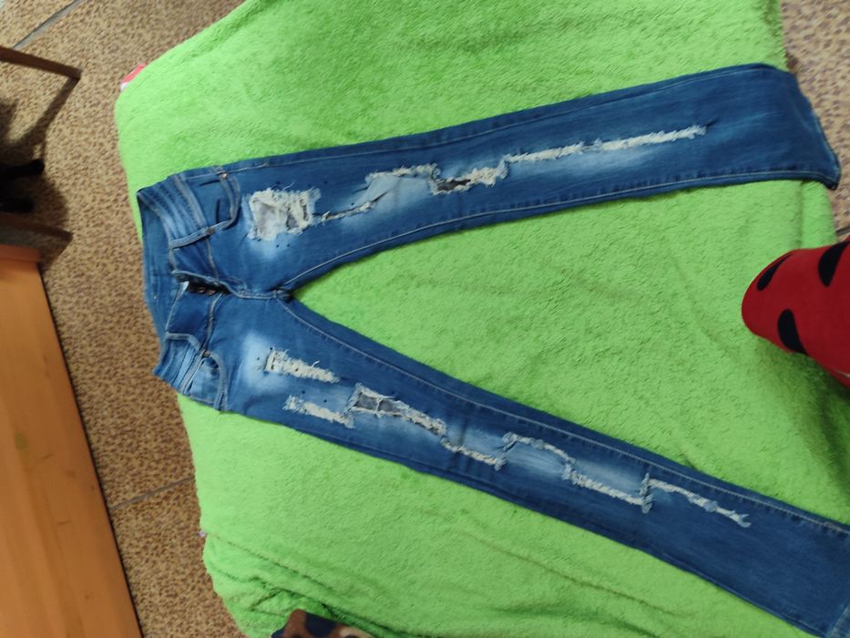 Джинсы,размеры 27-28