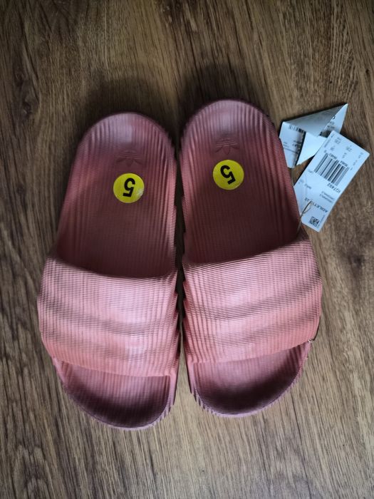 Puma muse, Karl Lagerfeld, Adidas Adilette, Juicy Couture джапанки и маратонки