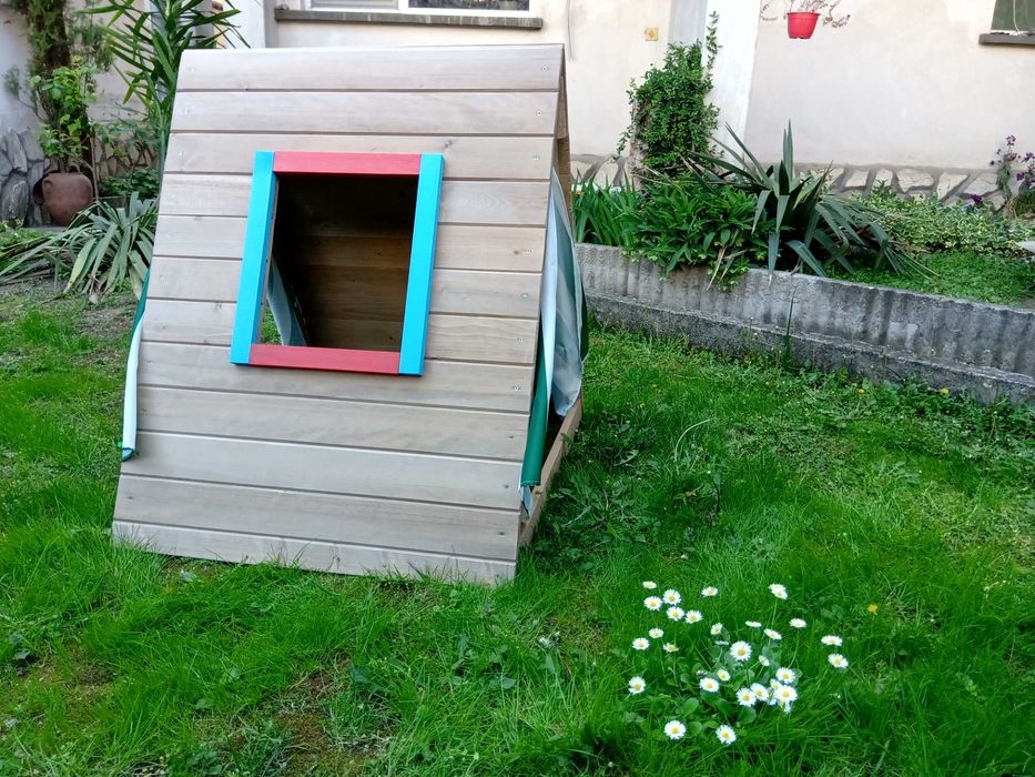 ПРОМОЦИЯ на Детска дървена къщичка за двора, с рампа за катерене.