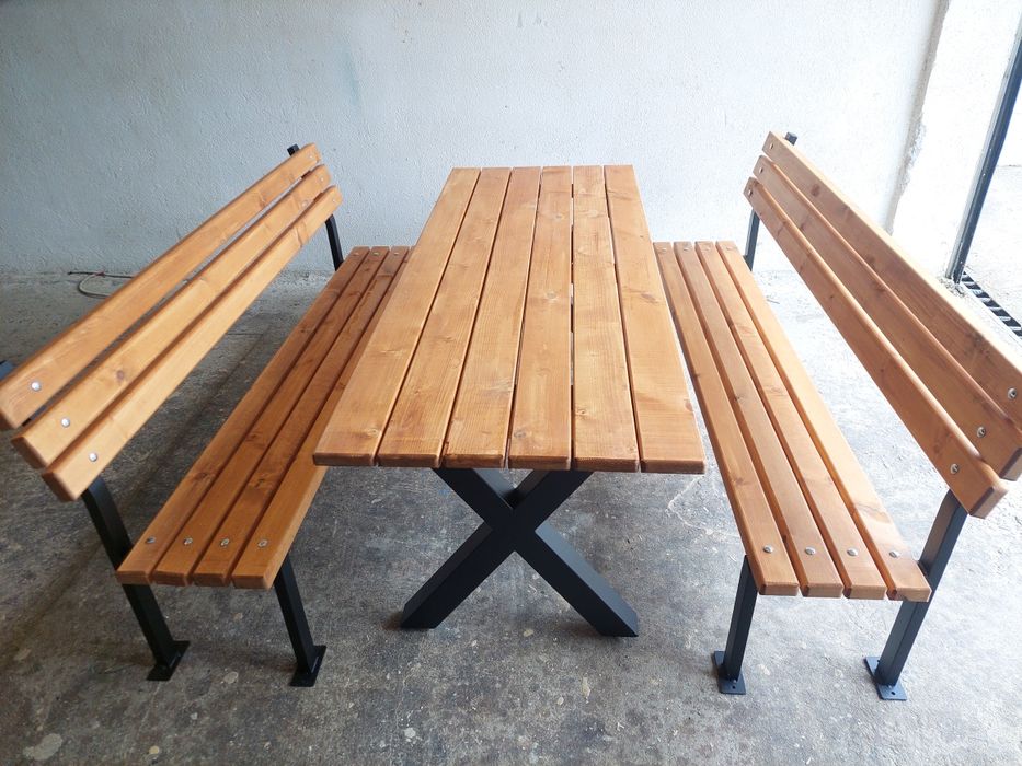 Комплект маса и 2 пейки,баварски комплект