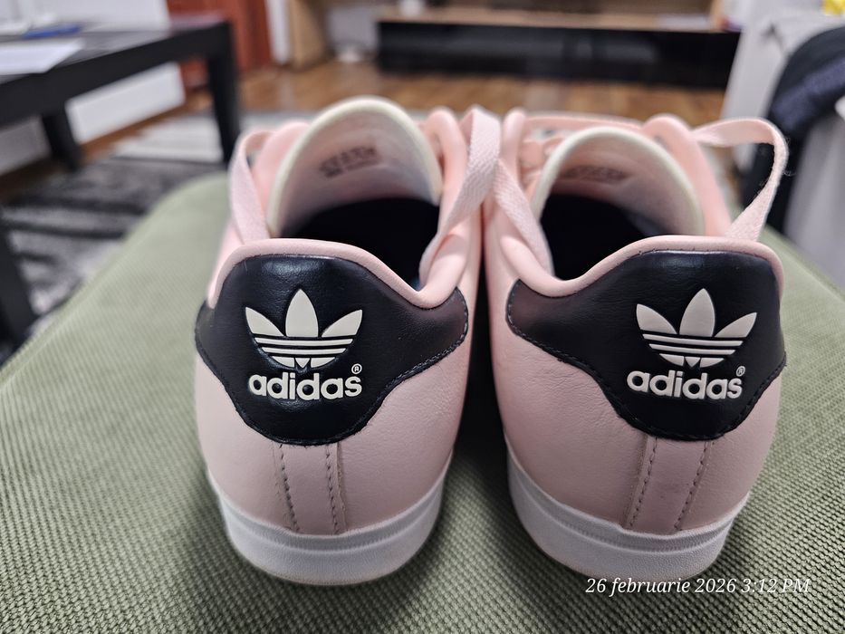 Vând adidas dama originali, piele naturală, mărimea 39 culoare roz