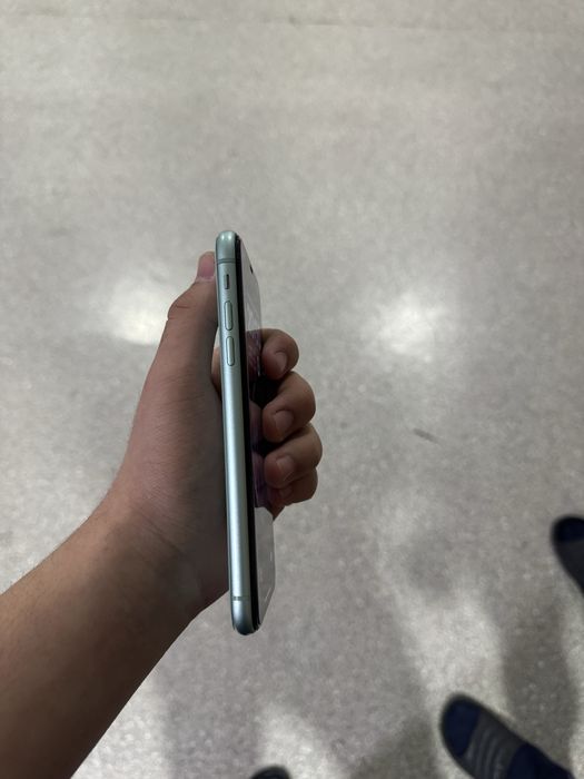 Iphone 11 64 гб  обмен есь