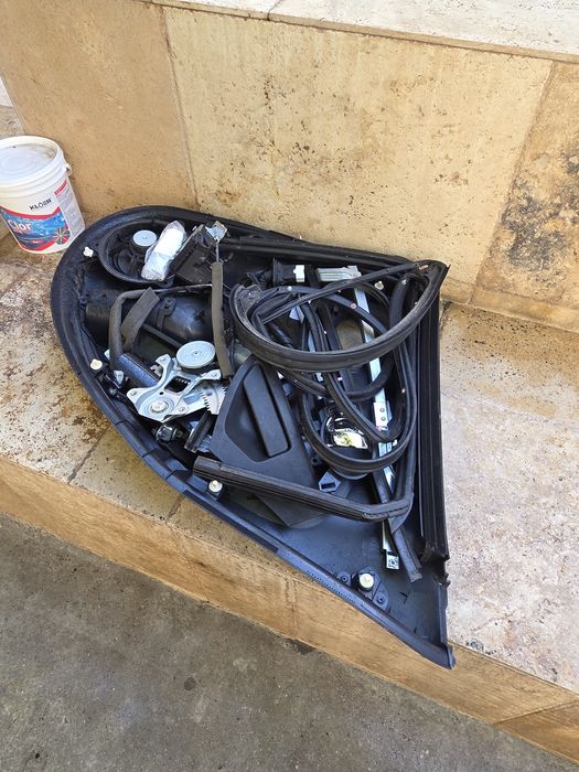 Luneta,geam lateral,toate accesoriile usa stg spate ptrNissan Juke F15, 2010->