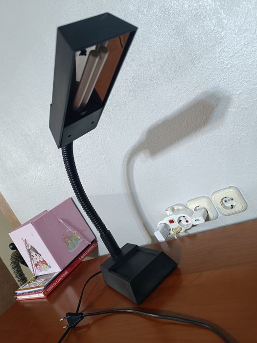 Настольная лампа