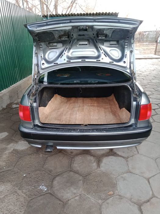 Продаю Audi B4..