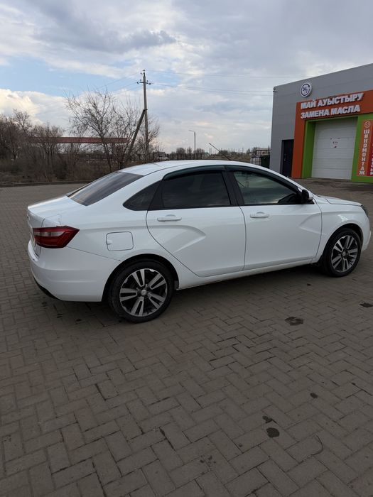 Продам машину Lada Vesta 2017г.