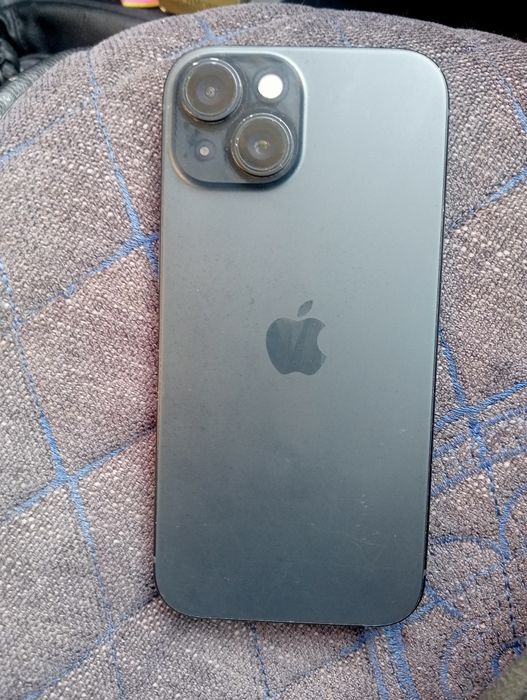 Продам. айфон 15