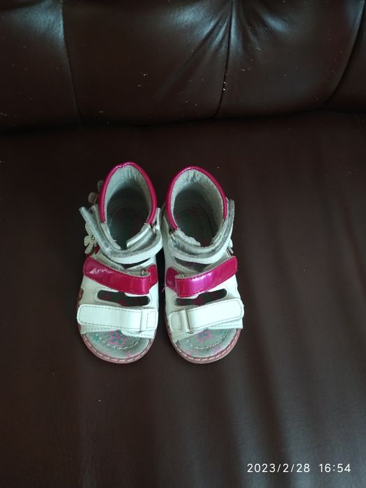 Продам обувь на девочку