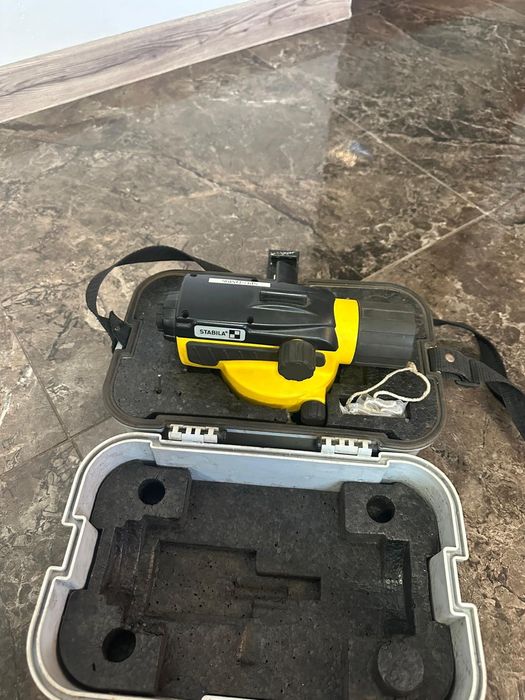 Bormasina cu acumulator si teodolid de nivel