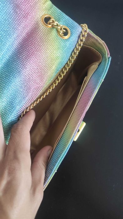 Лятна дамска чанта | шарена | със синджир