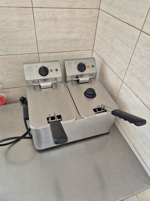 Se vinde scaune tapitate lemn masiv,, cuptor pizza,gratar electric ,masina sigilat boluri si tavi,friteuza electrica 2 cuve!