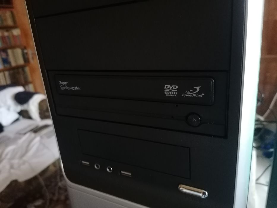 Calculator deluxe nou monitor Samsung  mouse tastatura