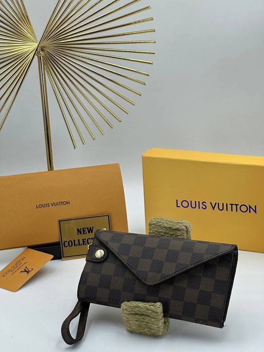 Стилно дамско портмоне