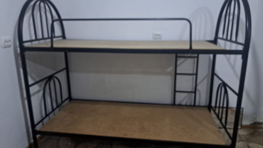 Продам двухярусную кровать