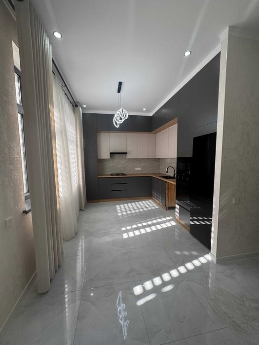 СРОЧНО !! Продается котедж в Яшнабаде 1.0 соток 5 комнат