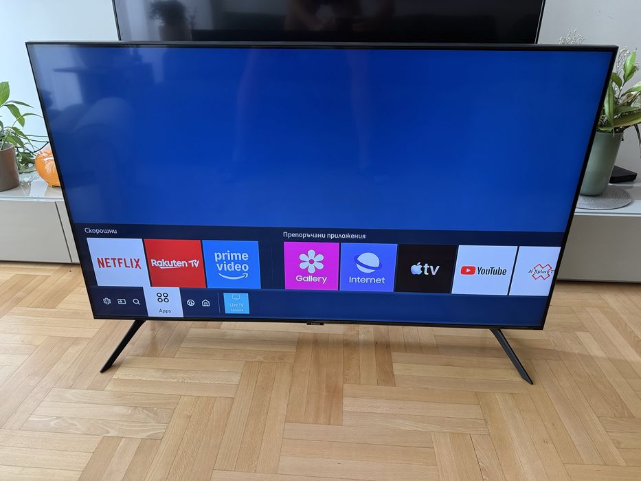 50 инчов телевизор Samsung UE50TU8072UXXH