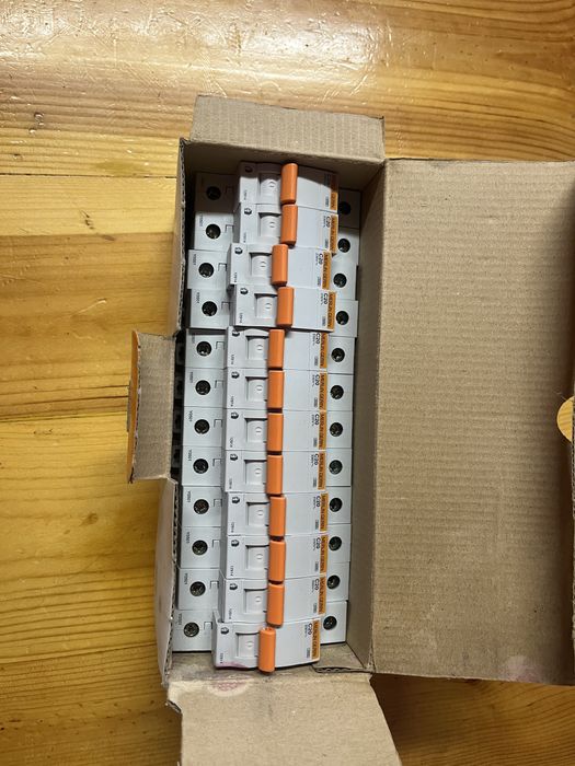 Автоматични предпазители Schneider Electric Merlin Gerin 6A, 10A, 16A, 20A