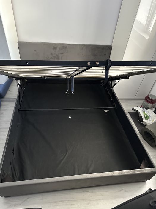 Pat dublu king size 165x205 cu spatiu depozitare