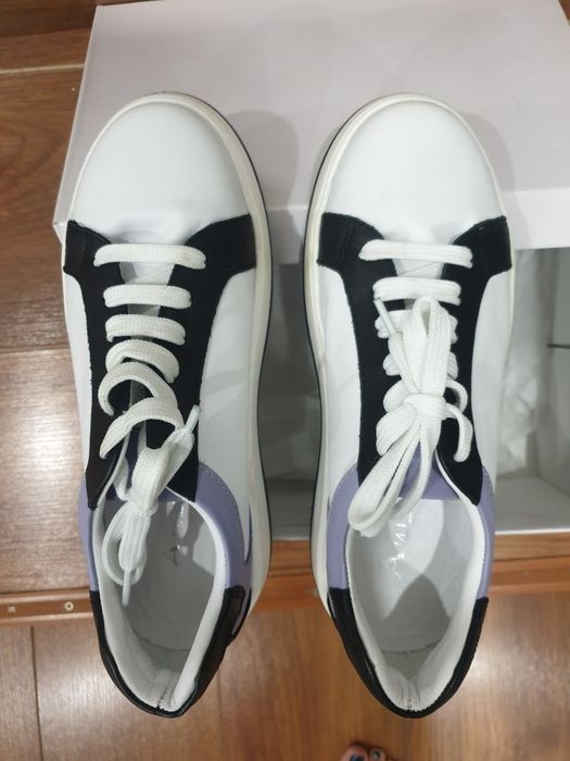 Кроссовки кожанные, женские