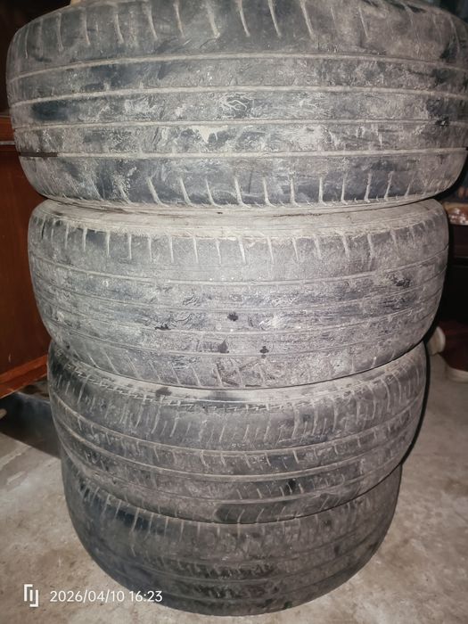 летние шины читыри штуки.