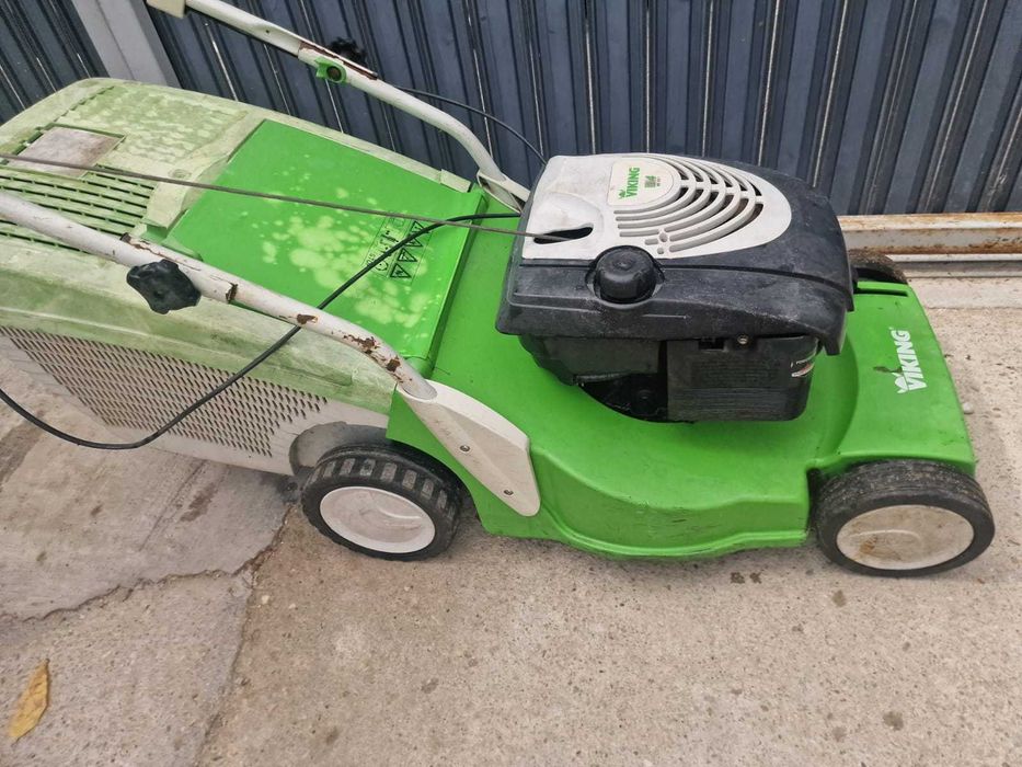 Masina de tuns gazon 4cp +tractiune stare buna Briggs VIKING