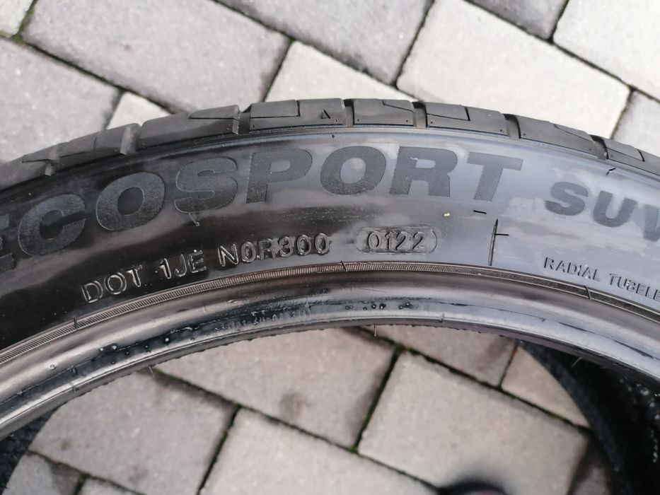 Anvelope vara 255 /40 /R21