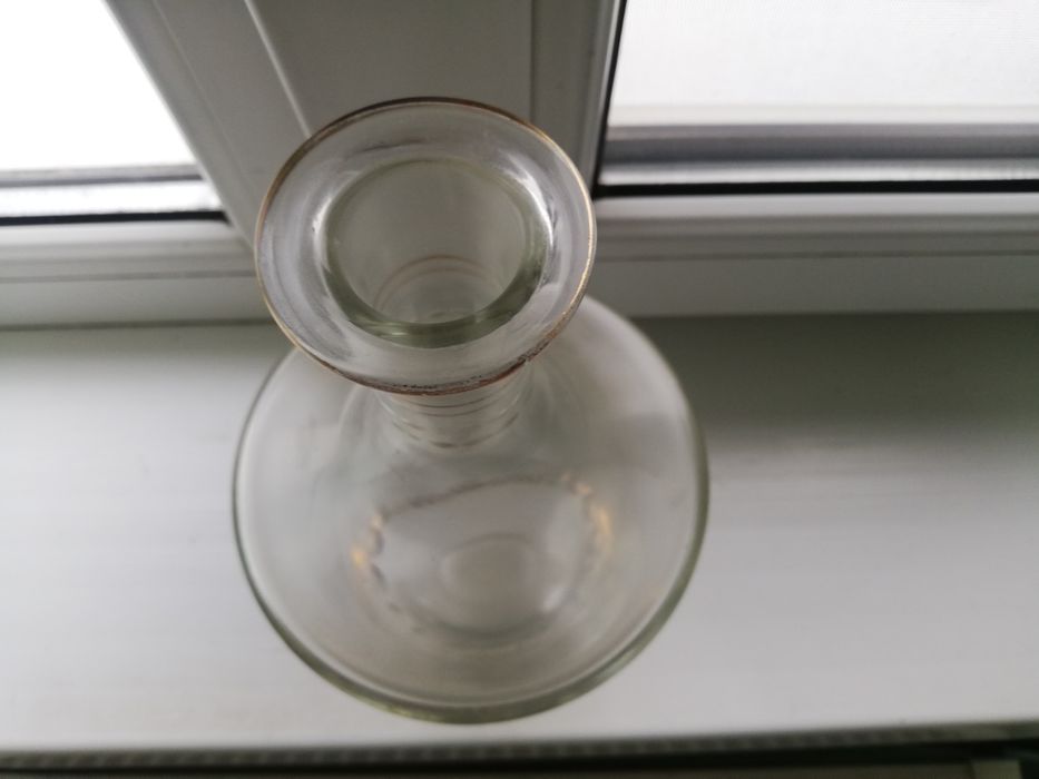 Vând carafa vintage