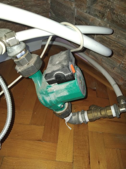 Помпа за циркулация на топла вода Wilo+UPS +Акумулатор 60Ah