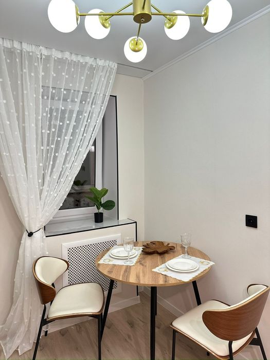 Продпется двухкомнатная квартира. Район Пирамида.