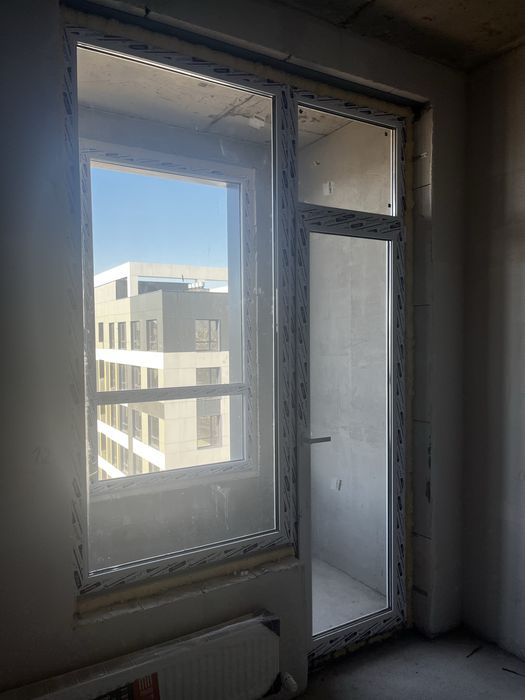 Пластиковое окно и дверь балконная