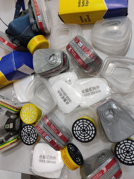 Респиратор маска с угольными фильтром