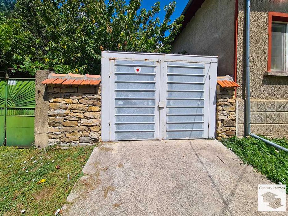 175094 Частично реновирана къща в с.Добромирка, 30 км. от В.Търново