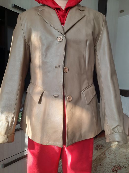 Верхняя одежда размеры 48-50