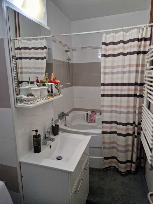 Proprietar, apartament 3 camere, confort 1, decomandat, Piața Mică