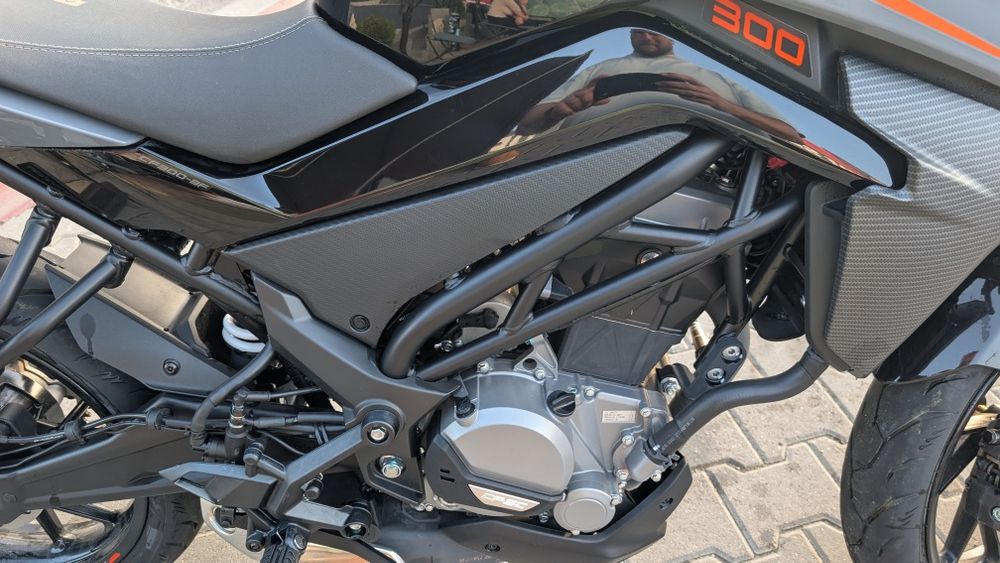 CFMoto 300NK - 860 km - in garantie