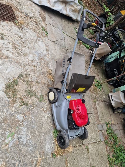 Masina de tuns iarba gazonul  Honda