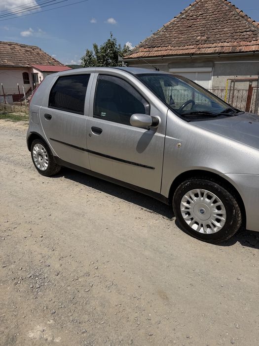 Fiat Punto 1.2 Benzină – 2006 | Consum redus | Ideală pentru navetă