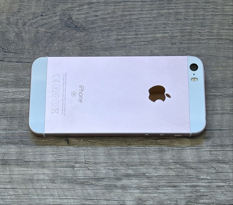 iPhone SE16 gb Roz, perfect functional!