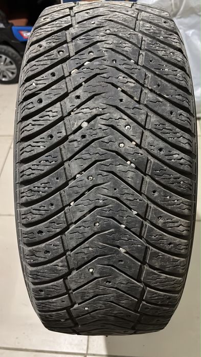 Продам шины Yokohama шипованные
