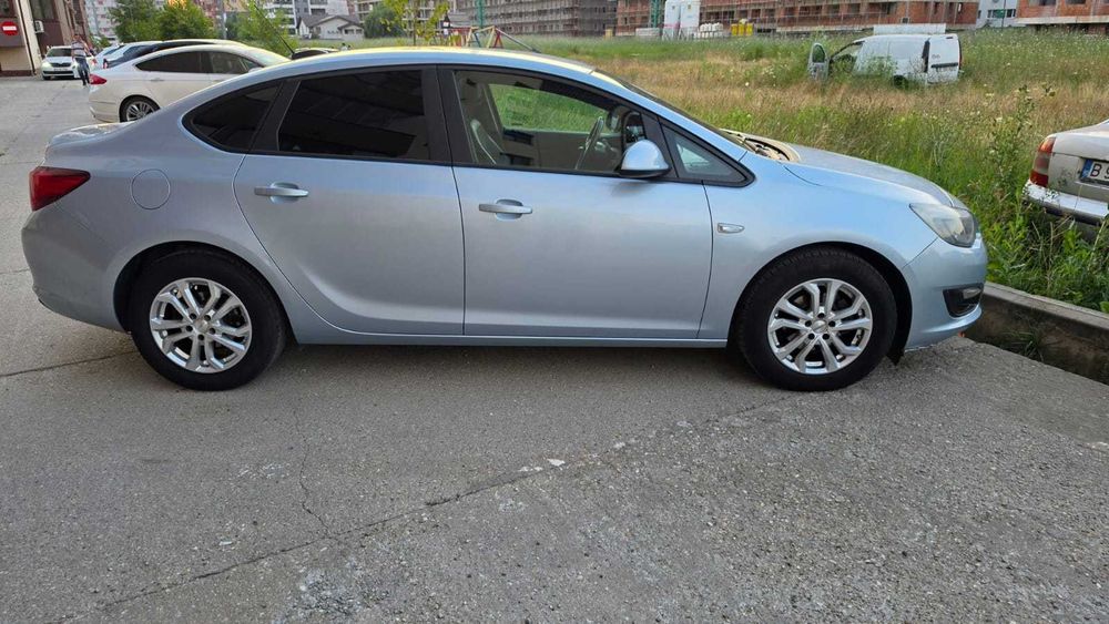 Vand opel astra j