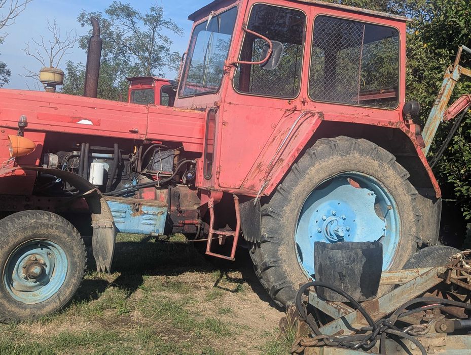 Vând tractor U650+disc și plug