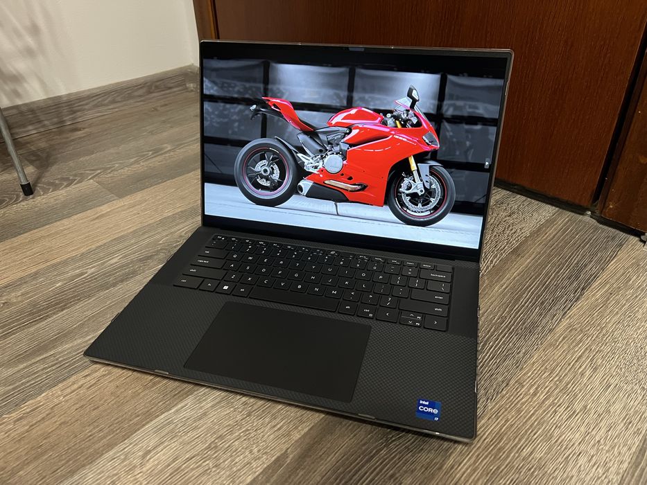 Dell XPS 15 9520 / i7-12700H / 16GB RAM/ 1 TB SSD