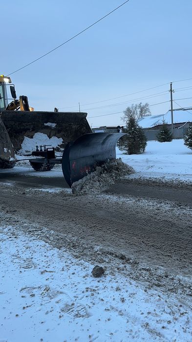 Уборка снега  погрузчик