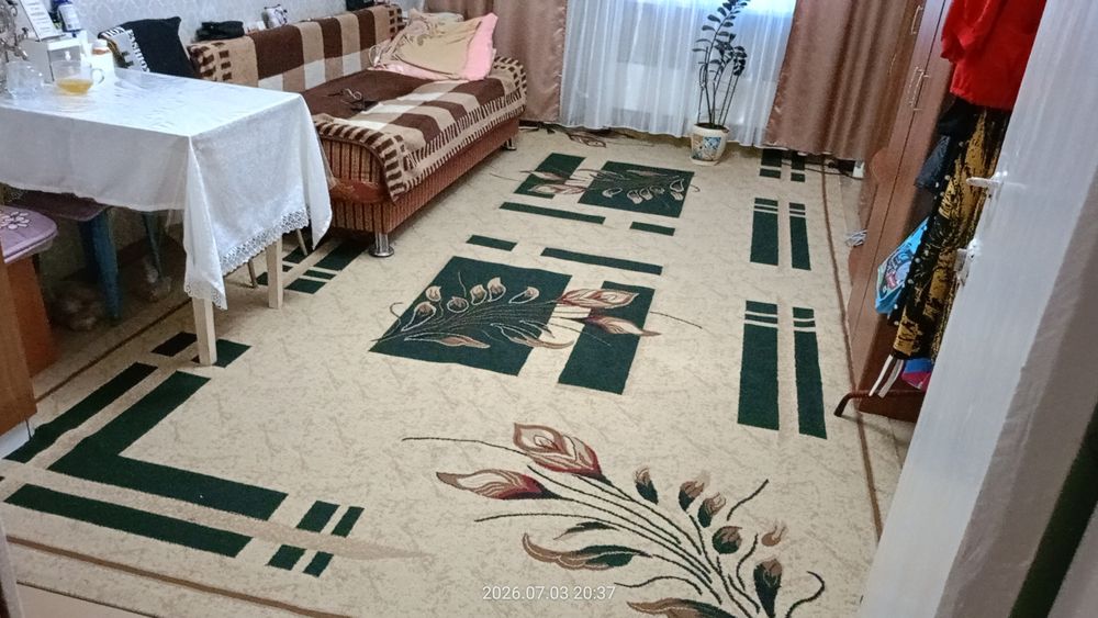 Продам квартиру двухкомнатную.