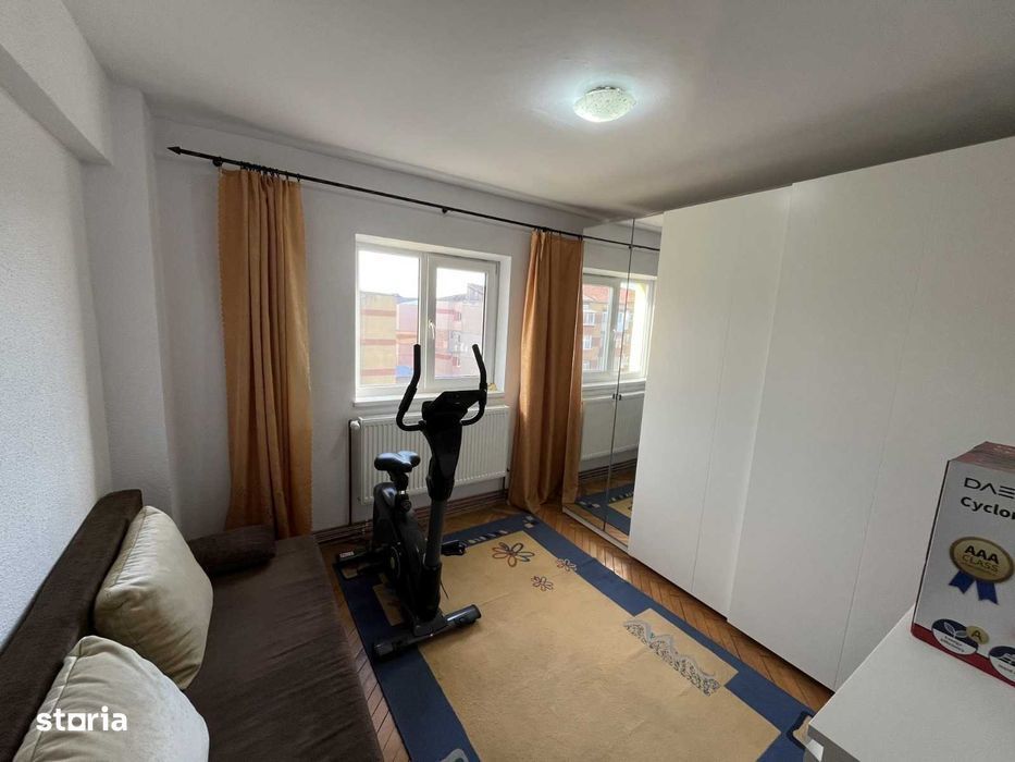 Apartament cu 3 Camere, decomandat, Cetate, Mercur, 2 bai,boxa — fotografia 3