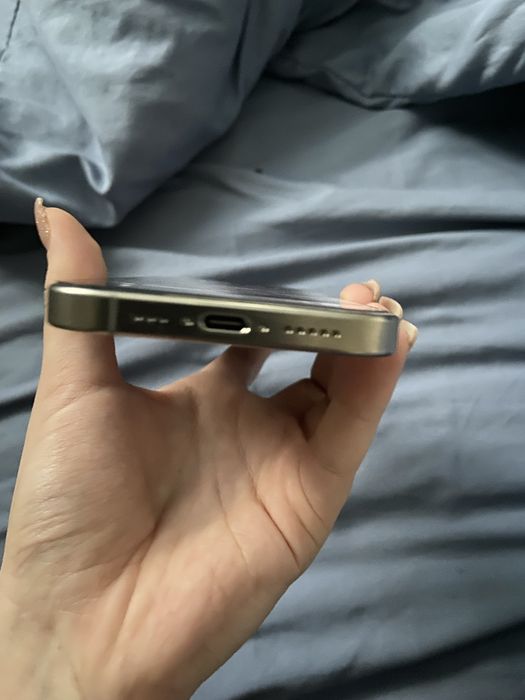 Продам Айфон 16 про