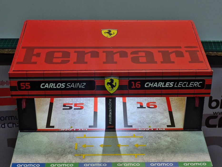 Macheta PIT-STOP F1 Ferrari Leclerc Sainz 1/43