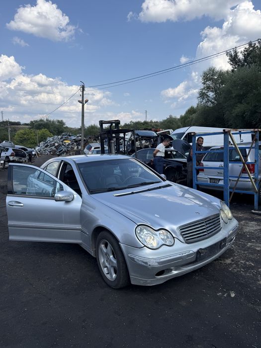 Мерцедес W203 c270cdi 2002г на части